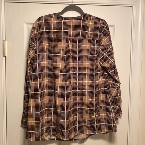 Notations Tan, Black and White Long Sleeve Blouse…size 2X - Picture 3 of 3